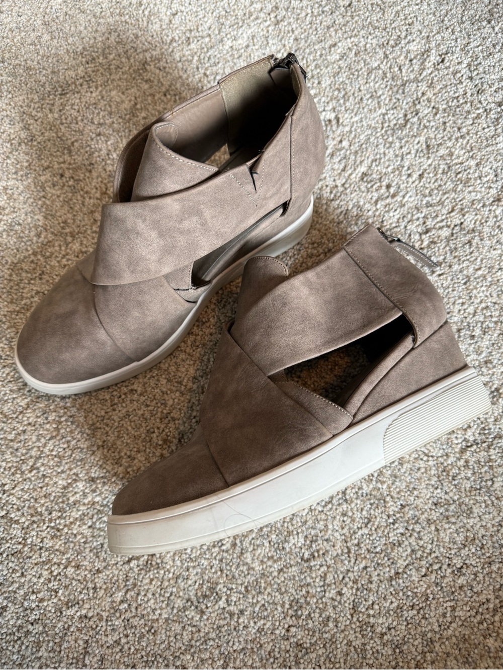 Journey Collection Women's Seena Wedge Sneakers in Taupe US 9